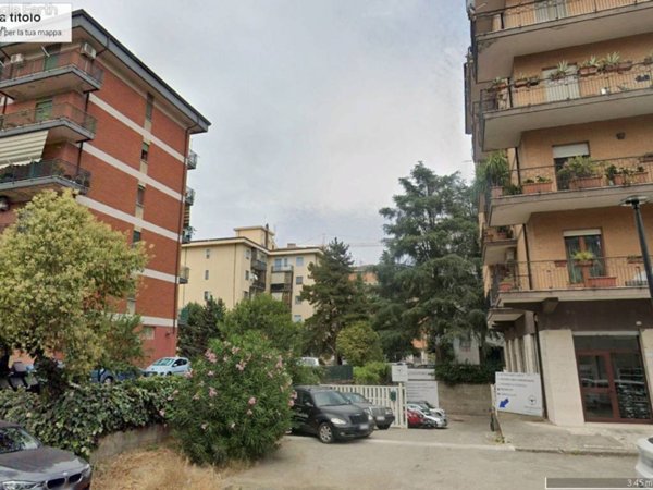 locale commerciale in vendita a Rende in zona Roges