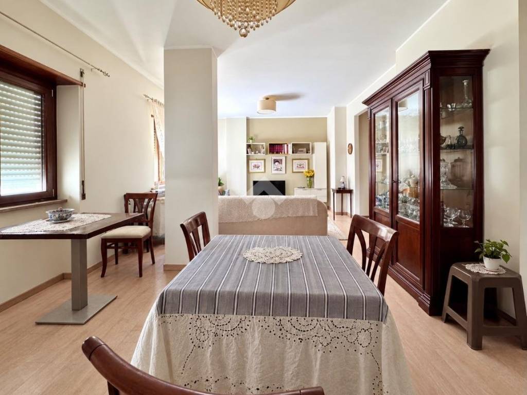 appartamento in vendita a Rende in zona Roges