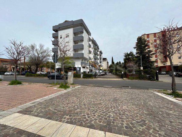 box auto in vendita a Rende in zona Roges