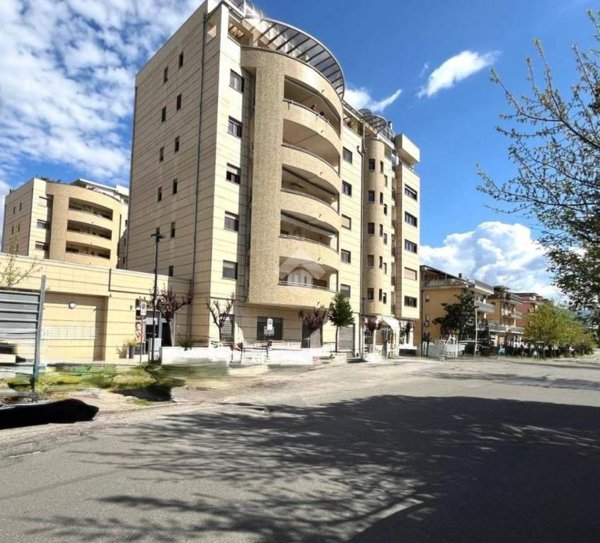 box auto in vendita a Rende in zona Roges