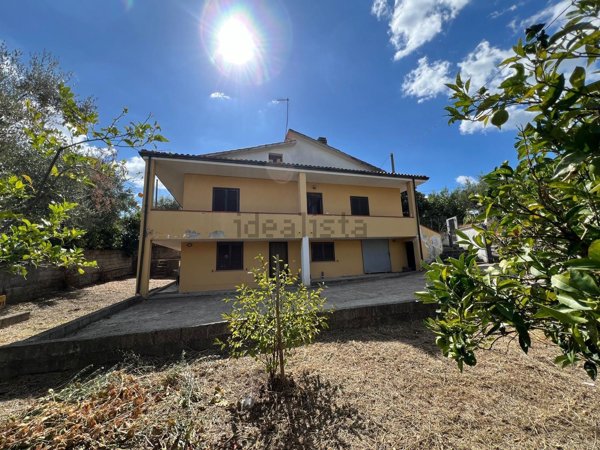 casa indipendente in vendita a Rende in zona Surdo