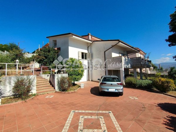 casa indipendente in vendita a Rende in zona Surdo
