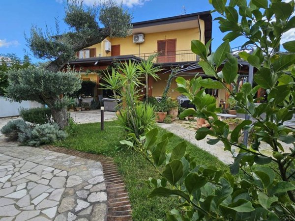 casa indipendente in vendita a Rende in zona Santo Stefano