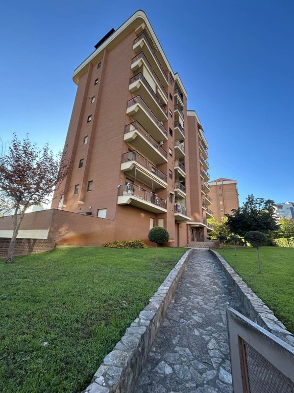 appartamento in vendita a Rende in zona Roges
