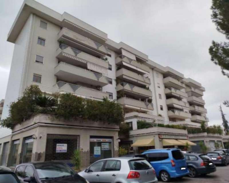 locale di sgombero in vendita a Rende in zona Quattromiglia