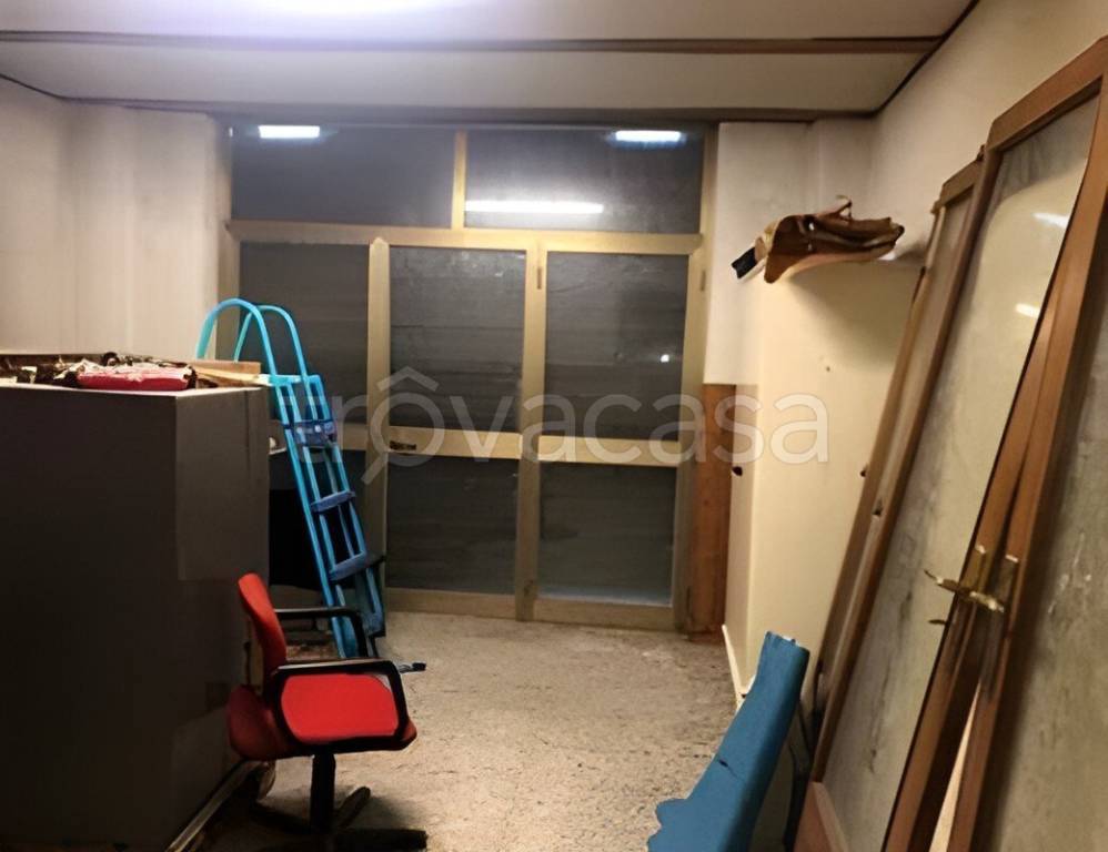locale commerciale in vendita a Rende in zona Roges
