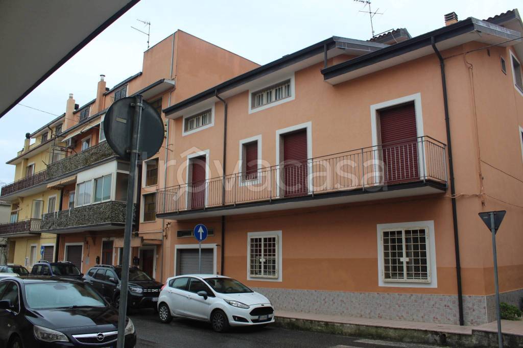 casa indipendente in vendita a Rocca Imperiale