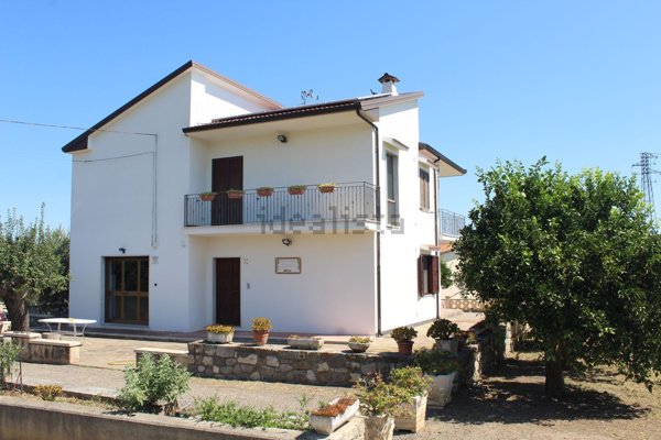 casa indipendente in vendita a Rocca Imperiale