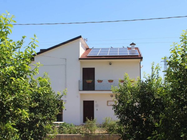 casa indipendente in vendita a Rocca Imperiale