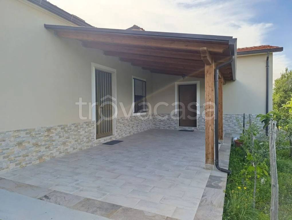 casa indipendente in vendita a Rocca Imperiale