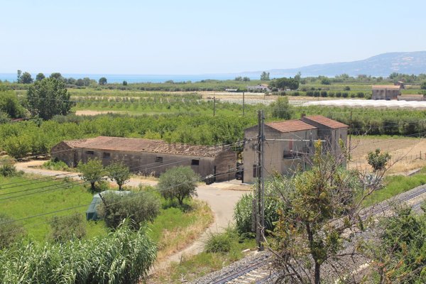 casa indipendente in vendita a Rocca Imperiale