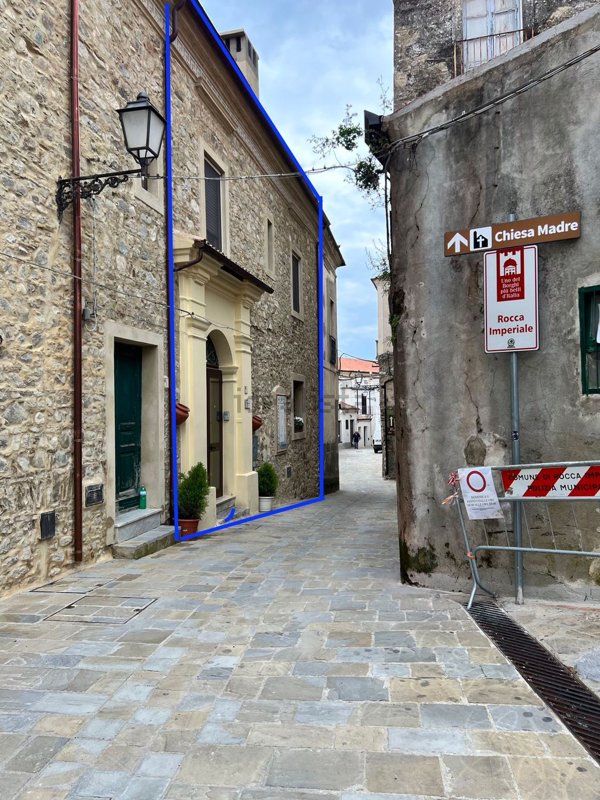 casa indipendente in vendita a Rocca Imperiale