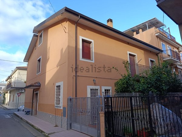 casa indipendente in vendita a Rocca Imperiale