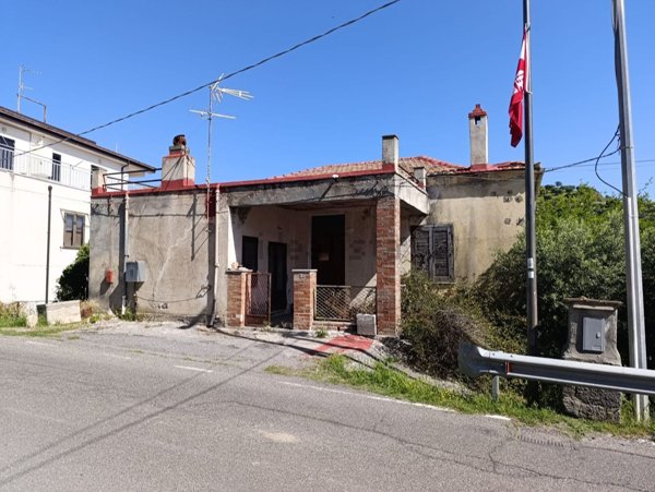 casa indipendente in vendita a Rocca Imperiale