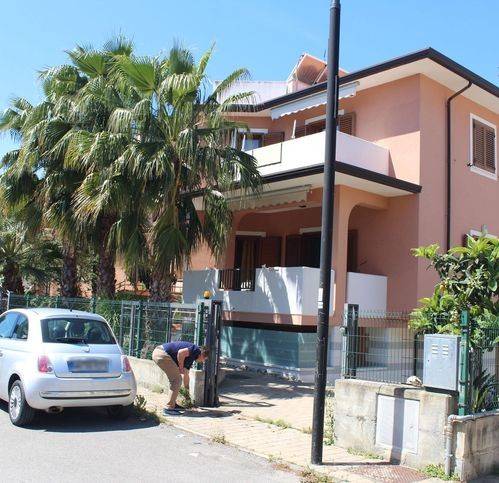 casa indipendente in vendita a Rocca Imperiale