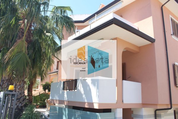casa indipendente in vendita a Rocca Imperiale