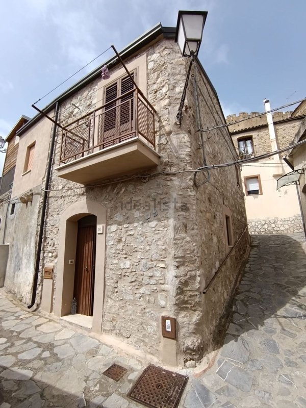 casa indipendente in vendita a Rocca Imperiale