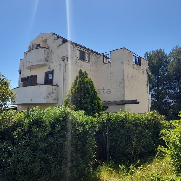 casa indipendente in vendita a Rocca Imperiale