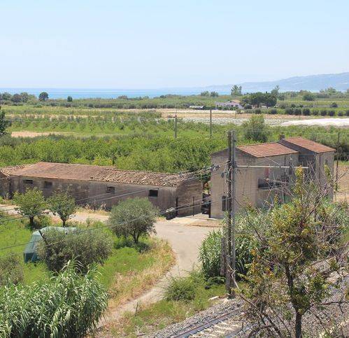 casa indipendente in vendita a Rocca Imperiale