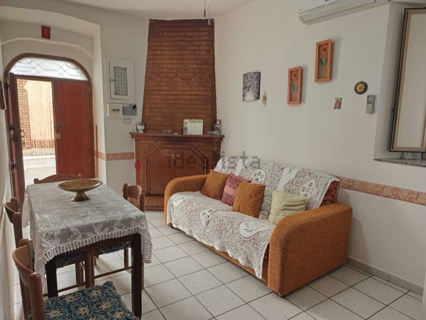casa indipendente in vendita a Rocca Imperiale