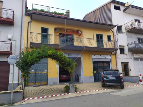 casa indipendente in vendita a Roggiano Gravina