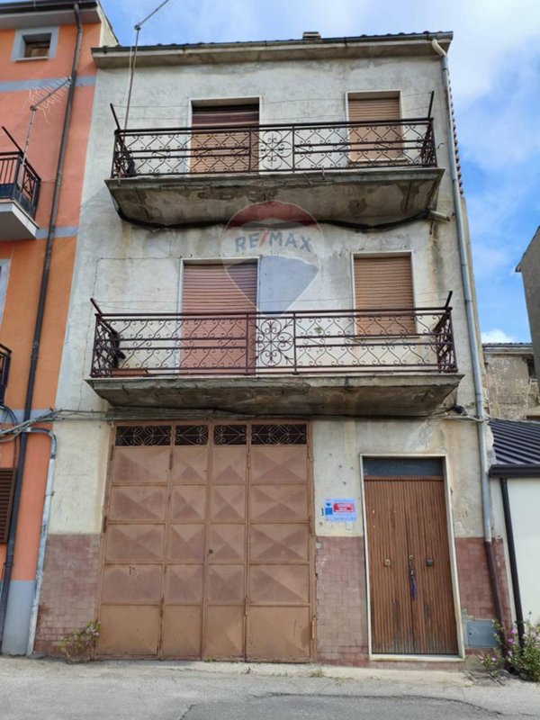 casa indipendente in vendita a Roggiano Gravina