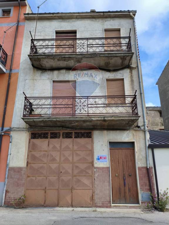 casa indipendente in vendita a Roggiano Gravina