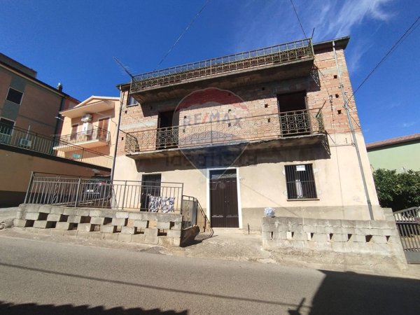 casa indipendente in vendita a Roggiano Gravina