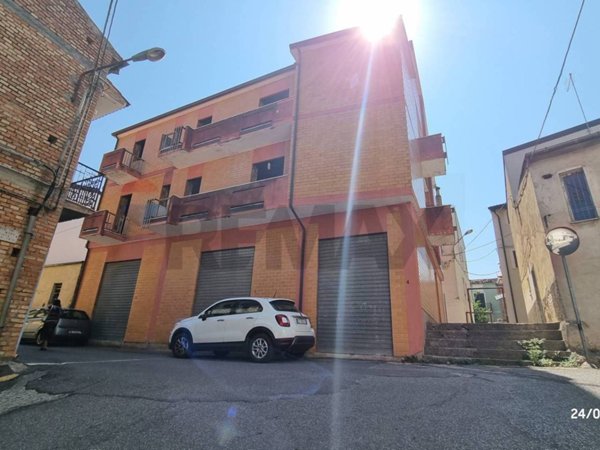 casa indipendente in vendita a Roggiano Gravina