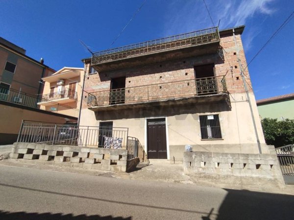 casa indipendente in vendita a Roggiano Gravina