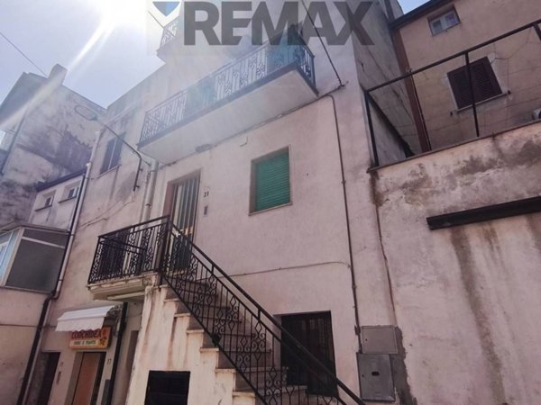 casa indipendente in vendita a Roggiano Gravina