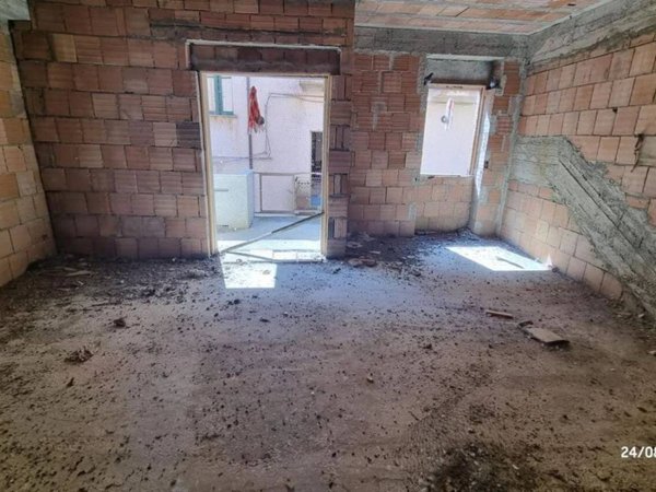 intera palazzina in vendita a Roggiano Gravina