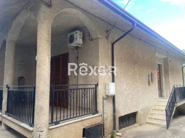 casa indipendente in vendita a Roggiano Gravina