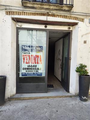 locale commerciale in vendita a Rogliano