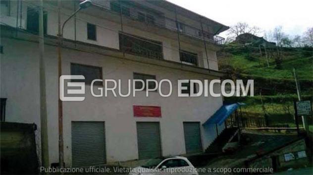 negozio in vendita a Rogliano in zona Balzata