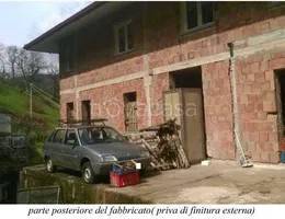 casa indipendente in vendita a Rogliano in zona Balzata