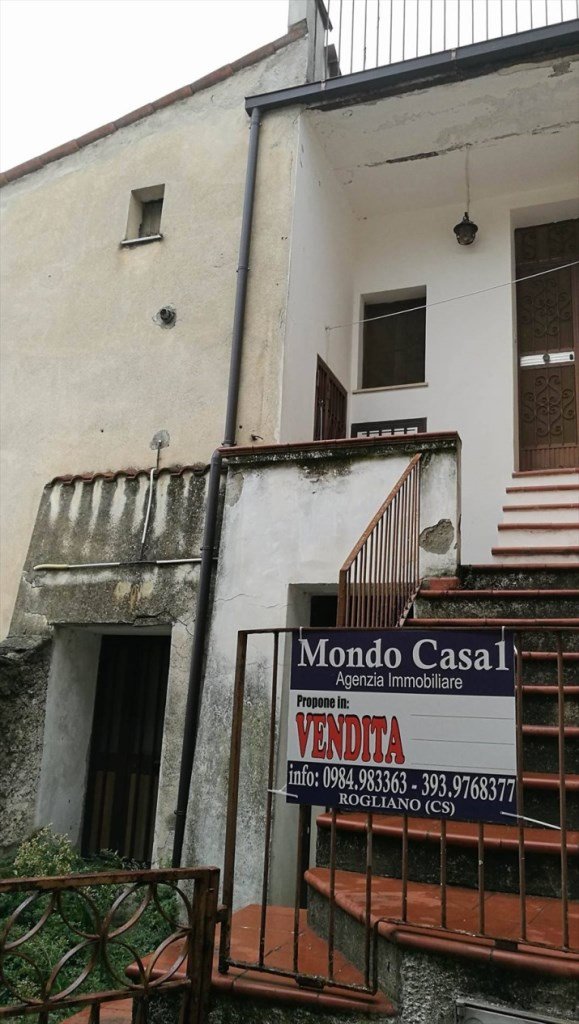 casa indipendente in vendita a Rogliano