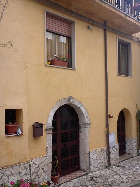 casa indipendente in vendita a Rogliano
