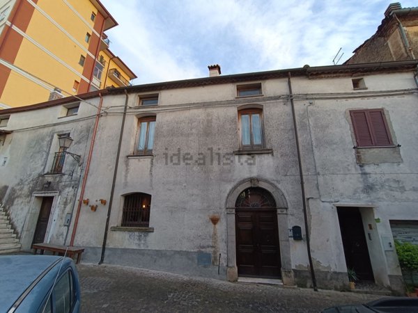 casa indipendente in vendita a Rogliano