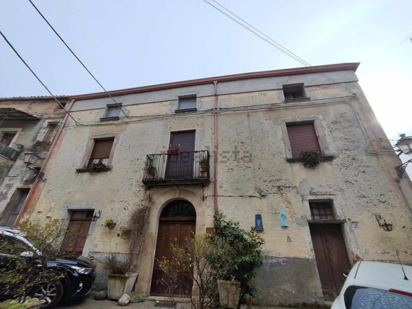 casa indipendente in vendita a Rogliano