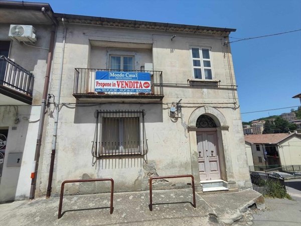 casa indipendente in vendita a Rogliano in zona Manche