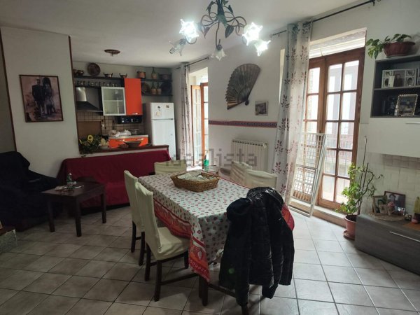 casa indipendente in vendita a Rogliano in zona Manche