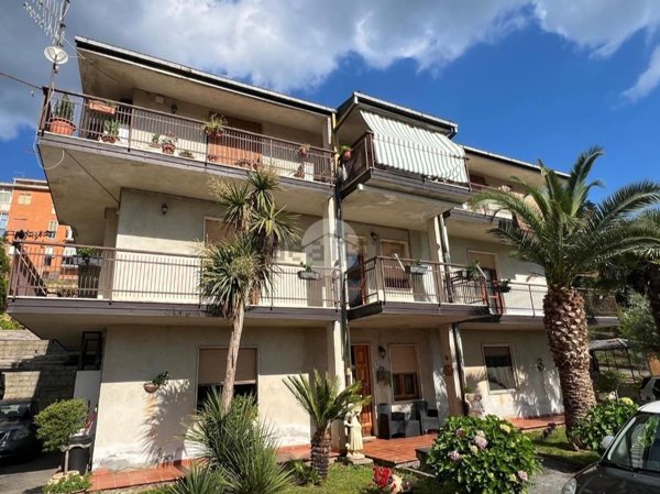 appartamento in vendita a Rogliano in zona Manche