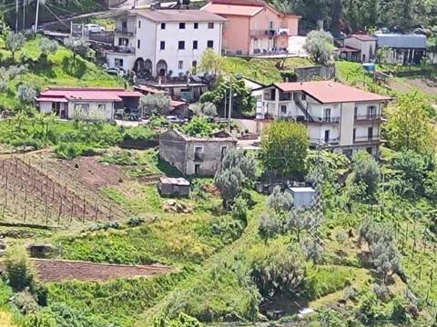 casale in vendita a Rogliano in zona Cappuccini Vecchi