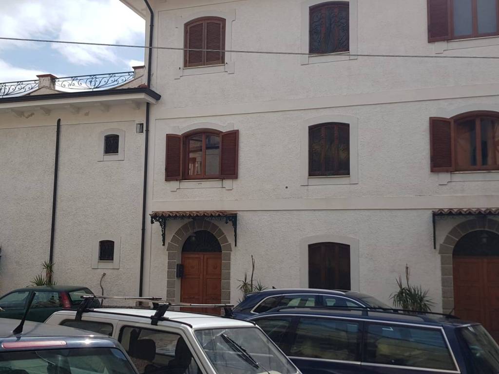 casa indipendente in vendita a Rose