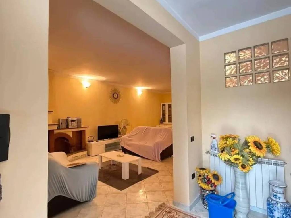 casa indipendente in vendita a Rose