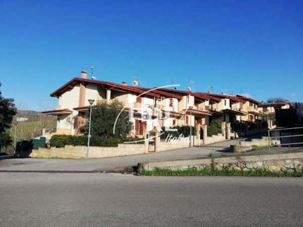 casa indipendente in vendita a Rose