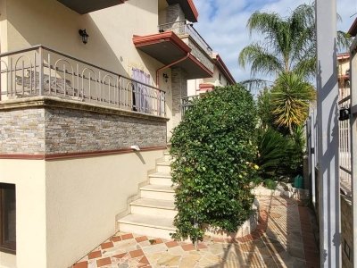 casa indipendente in vendita a Rose