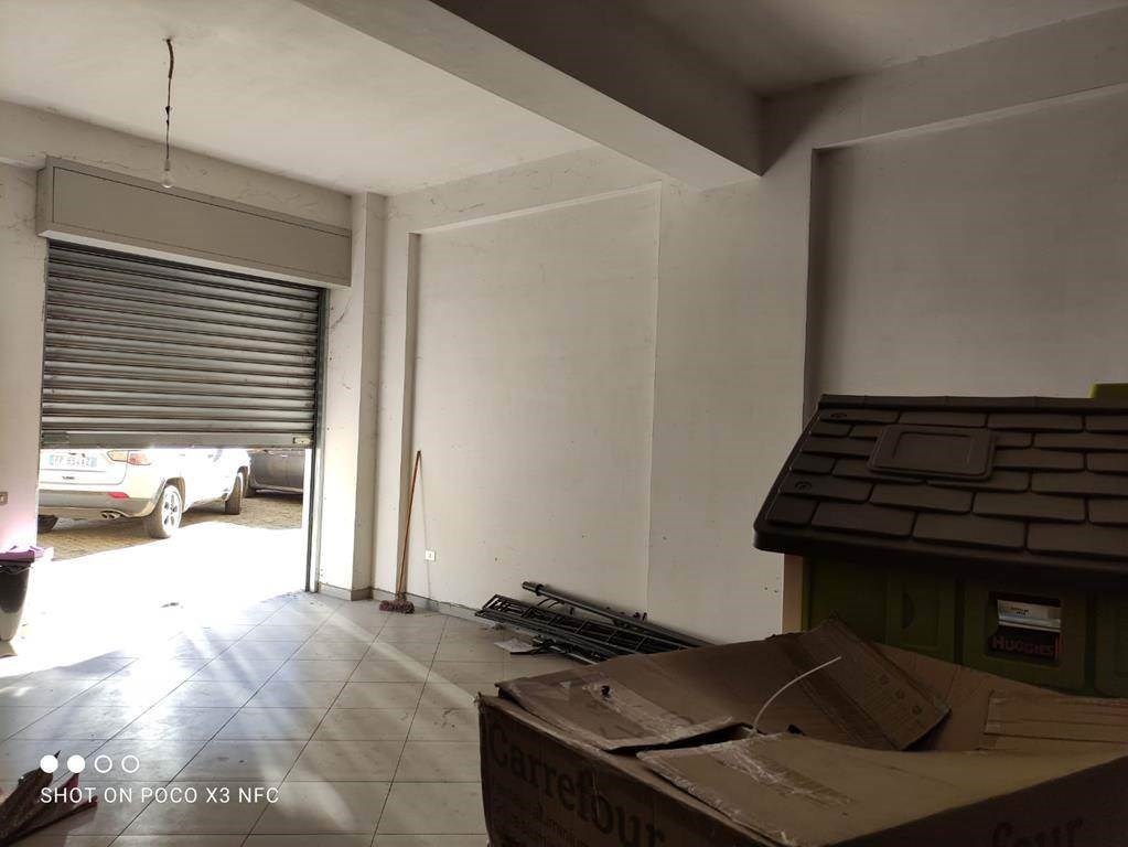 locale commerciale in vendita a Rose