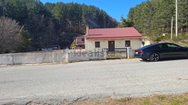 quadrivano in vendita a Rose